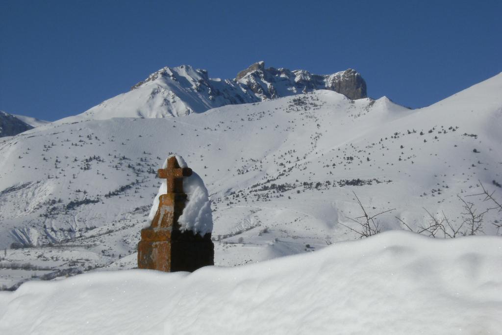 Le Clos De Lumiere La Roche-des-Arnauds Экстерьер фото